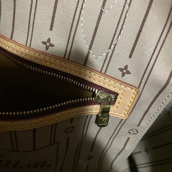 Louis Vuitton Monogram Canvas Neverfull MM - Picture 11 of 16